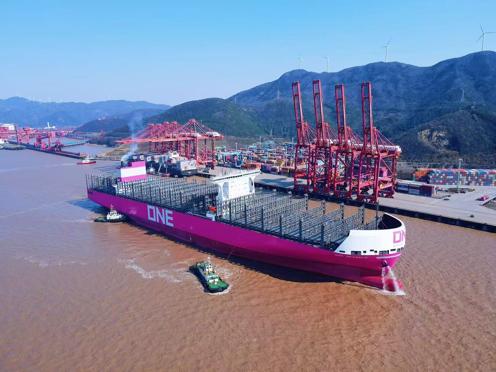 ONESEA Solutions container vessel arriving at port